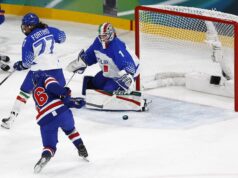 Kendall Coyne-Schofield marca dois gols na vitória do hóquei feminino sobre a Itália