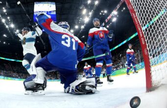 A Finlândia derrotou a Eslováquia e conquistou o bronze no hóquei masculino.