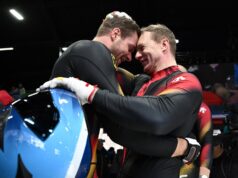 Bobsledders alemães fecham jogos dominantes com quatro homens ouro e prata