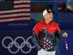 Curler Rich Rohonen, 54, tornou-se o mais velho atleta olímpico de inverno americano.