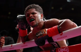 O título dos leves do WBC está agora vago após a vitória de Shakur Stevenson aos 140