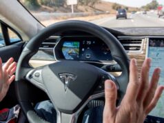 Tesla cede, mesmo usando o termo ‘piloto automático’ na Califórnia