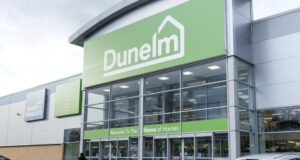 Os compradores da Dunelm elogiam o organizador de armazenamento ‘elegante’ que pode ‘transformar seu guarda-roupa’ para ser ‘mais barato que o Ikea’