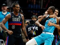 abacaxis, corridas e vários expulsos no confronto entre Charlotte e Detroit