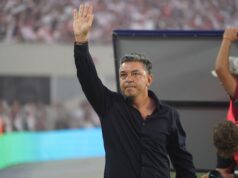 Gallardo traz Kendry Páez para o banco, apostando em um jovem atacante para se recuperar