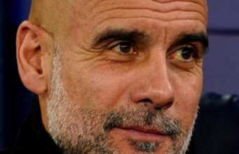 “Você gasta dinheiro com um jogador, paga um salário e não o deixa jogar, eu não entendo”.