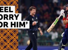 Copa do Mundo T20 Masculina da ICC: Jos Buttler, da Inglaterra, foi pego de surpresa por duas bolas contra a Nova Zelândia.