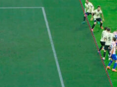 “Acho que marcaram impedimento após o segundo toque de Lewandowski”