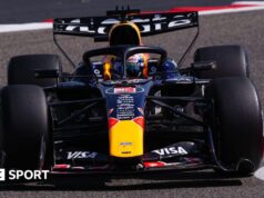 Testes de F1 2026: Max Verstappen mais rápido na primeira manhã no Bahrein