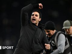 Tottenham 1-4 Arsenal: Gunners passam no teste de nervosismo enquanto a corrida pelo título esquenta