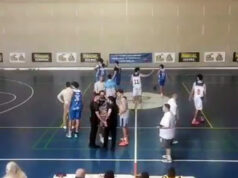 O jogador que agrediu o árbitro no terceiro jogo de fevereiro foi suspenso por três anos