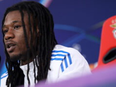 “Quantas vezes já passei pelo sofá cinza”