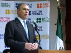 O ex-príncipe Andrew foi preso sob suspeita de má conduta em cargo público devido ao seu relacionamento com Jeffrey Epstein