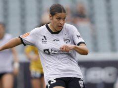 Adelaide subiu para o terceiro lugar após uma vitória do ALW por 2 a 0 sobre o Brisbane