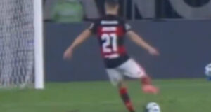 Do duplo toque de Julian Alvarez no pênalti ao impressionante duplo toque de Jorginho… na grama!