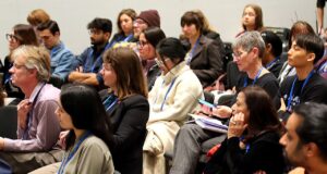 Reunião da Sociedade Científica inclui conteúdo anti-Trump Talk Awakening