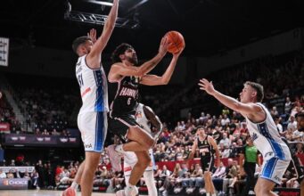 A defesa dos Hawks estava viva, com 36 reviravoltas em retornos tardios