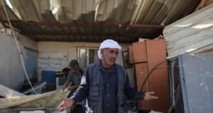 Colonos israelenses reassentam 15 famílias palestinas na Cisjordânia: Oficial | Notícias do conflito israelo-palestiniano