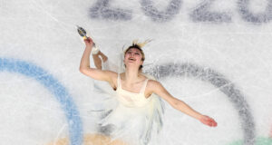 Como o patinador artístico se parece com uma árvore?