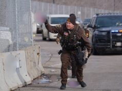 Desordeiro anti-ICE preso após caos irromper perto de prédio federal em Minnesota