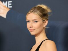 Apple Martin se parece com a mãe Gwyneth Paltrow com seu cabelo e biquíni dos anos 90