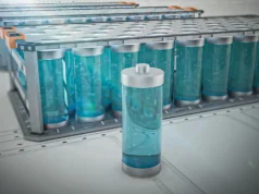 Uma nova bateria de íon de sódio armazena o dobro de energia e dessaliniza a água do mar