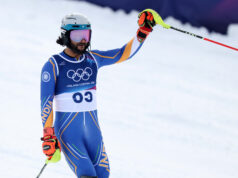 O esquiador indiano começou, terminou a corrida