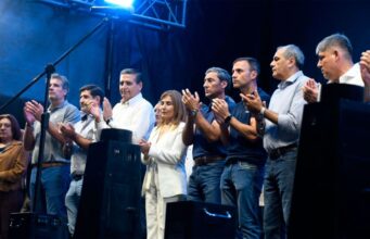 “Deixe a alegria reinar”: o vice-governador destacou a importância da Festa do Artesão em Ojo de Agua.