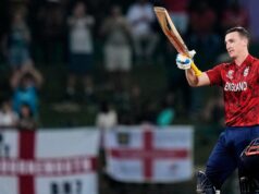 O século de Brooke leva a Inglaterra às semifinais da Copa do Mundo T20