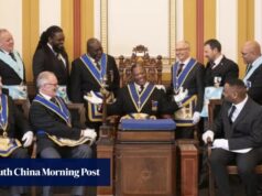 Um tribunal do Reino Unido manteve uma regra policial de Londres que forçava os oficiais a anunciar a Maçonaria.