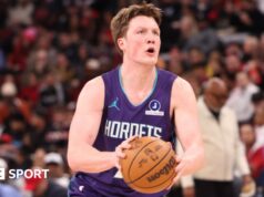 NBA: Kon Knueppel, do Charlotte Hornets, está competindo pelo recorde de três pontos da NBA.