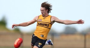 A estrela de Hawthorn assinou uma extensão de quatro anos após uma oferta de Essendon