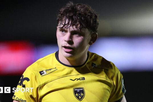 Dragões Ryan Woodman cotado para convocação do País de Gales antes da Copa do Mundo