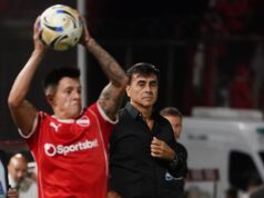 O dilema de Gustavo Quintero no Independiente para substituir uma peça-chave como Santiago Montiel