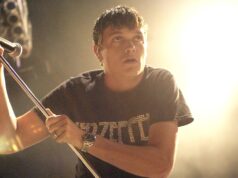 O cantor Brad Arnold não conseguiu escapar da tragédia quando três portas desabaram