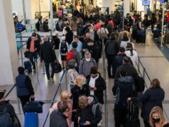 Uma única bala encontrada numa lata de lixo num voo da United Airlines provocou pânico no aeroporto de Newark.