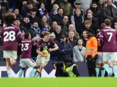 O papel de herói do mestre, Fleming, no jogo contra o Chelsea, faz o Manchester City alcançar o líder Arsenal