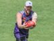 O zagueiro do Fremantle Dockers, Luke Ryan, não foi escalado contra o Adelaide, apesar da falta de defensores experientes
