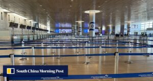 À medida que o conflito EUA-Irão se intensifica, milhares de voos para o Médio Oriente foram cancelados e o espaço aéreo fechado.