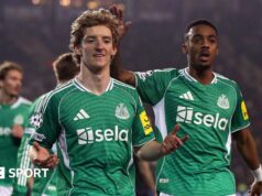 Anthony Gordon: atacante do Newcastle quebra recorde de Alan Shearer