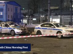Um agressor matou um policial e a si mesmo com uma explosão perto de uma estação ferroviária de Moscou.