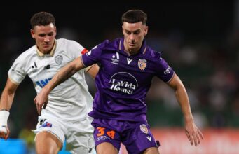 Homem da A-League: Tom Lawrence, estrela do Perth Glory, resolve problema no pé antes do confronto com o Newcastle Jets