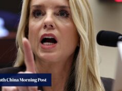 Legisladores dos EUA acusaram Bondi de ocultar os nomes da Epstein Associates