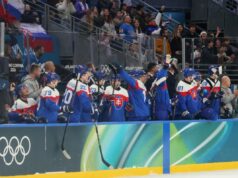 Uma partida olímpica de hóquei no gelo leva à captura de um fugitivo