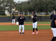 A lenda dos Yankees, Bucky Dent, passa seu conhecimento para Jazz Chisholm