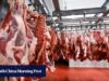 O Brasil corre para limitar a carne bovina da China, já que a tarifa de 55% ameaça deprimir os preços.