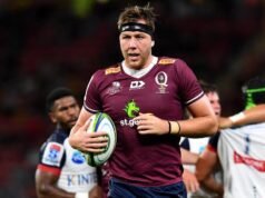 ‘Acrescenta tempero’: um casaco de olhos vermelhos no Super Derby