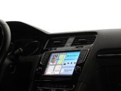 Tesla CarPlay está chegando, mas foi retardado pelos números de adoção do iOS 26