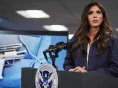 A paralisação do DHS ameaça atrasos nos aeroportos e a ajuda federal aos desastres da América.