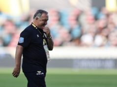 Dick Advocaat deixa de treinar a seleção de Curaçao por problemas de saúde da filha e vai perder a Copa do Mundo